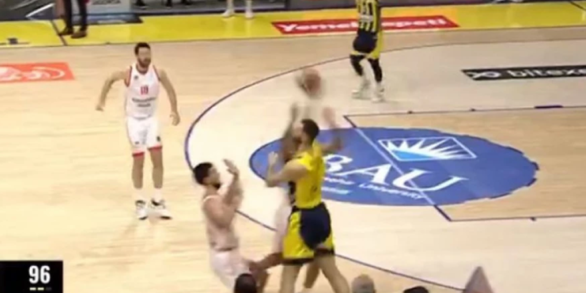 Papajanis kao Kecman! Radonjić u šoku posle ovakvog koša! Turska bruji o Grku! (VIDEO)