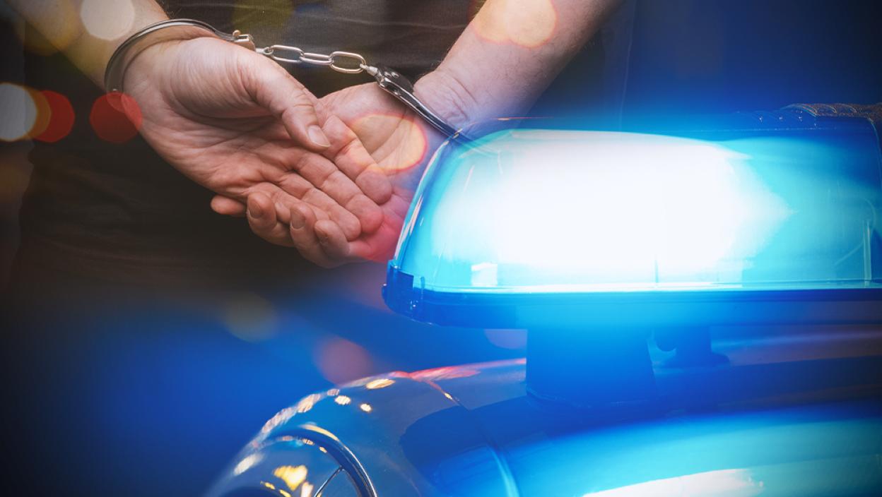 Uhapšen muškarac iz Paraćina zbog ilegalnog oružja i falsifikovanih tablica