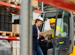 Broj zaposlenih u industriji u martu ove godine pao za 2,4 odsto