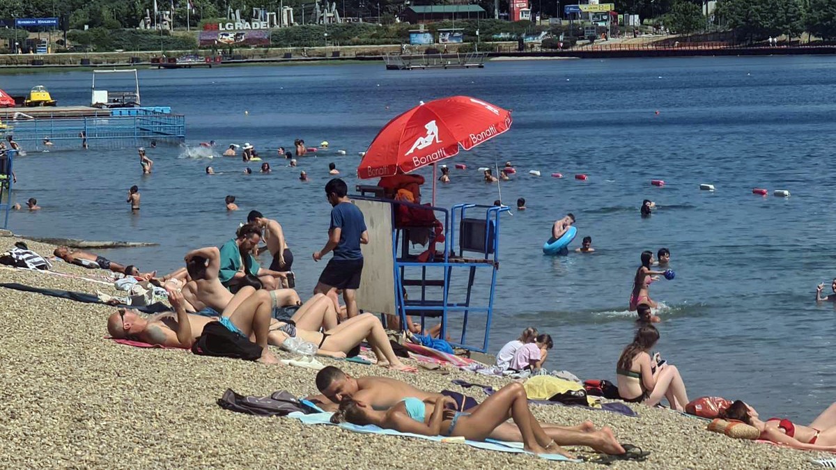 Sezona kupanja na Adi Ciganliji