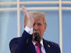 Tramp najavio carine od 35 odsto na uvoz iz Kanade i zvanično pismo za EU