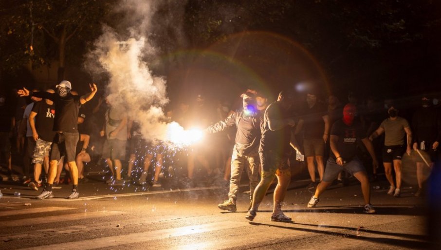Tri godine zatvora i novčana kazna zbog napada na policiju