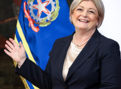 Marina Kalderone: Predlog opozicije o minimalnoj plati od devet evra po satu