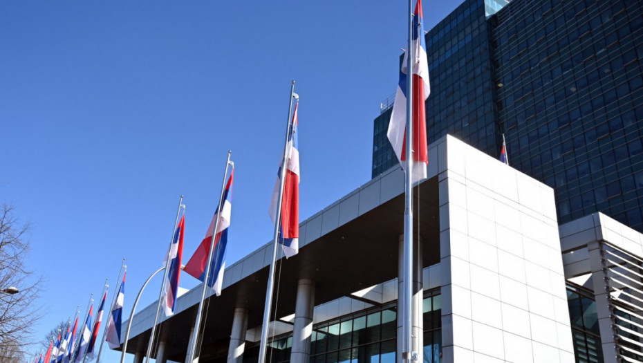 Vlada RS zahteva ukidanje Šmitovih nezakonitih dekreta