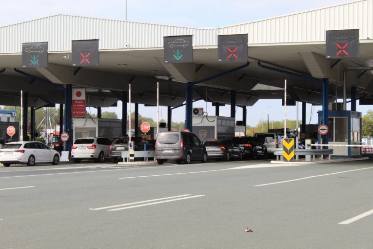 OGLASIO SE AMSS! Ovo je stanje na graničniom prelazima!