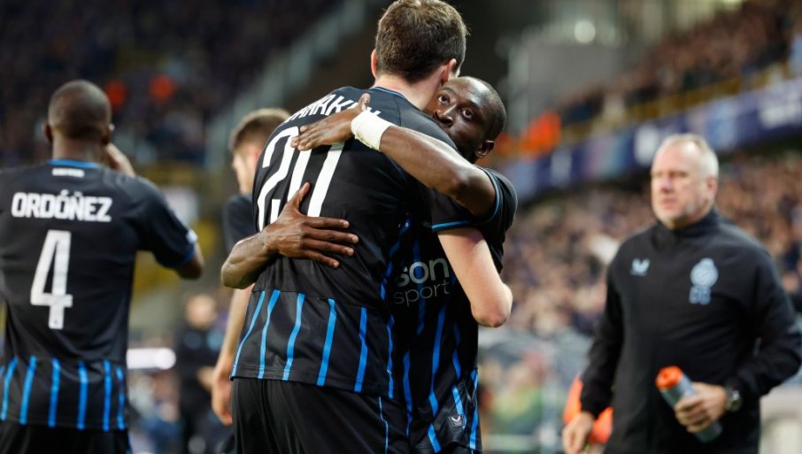 Barselona poražena u Belgiji, Siti dominantan, poraz Ajaksa, Inter na „mišiće“