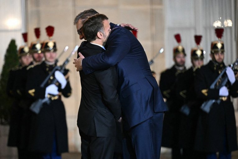 KLJUČNIH 5 PORUKA POSLE SASTANKA MAKRONA I VUČIĆA: U Parizu našoj zemlji ukazana izuzetna počast