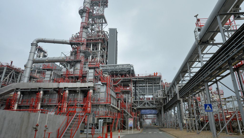 Vučić o važnosti Rafinerije u Pančevu