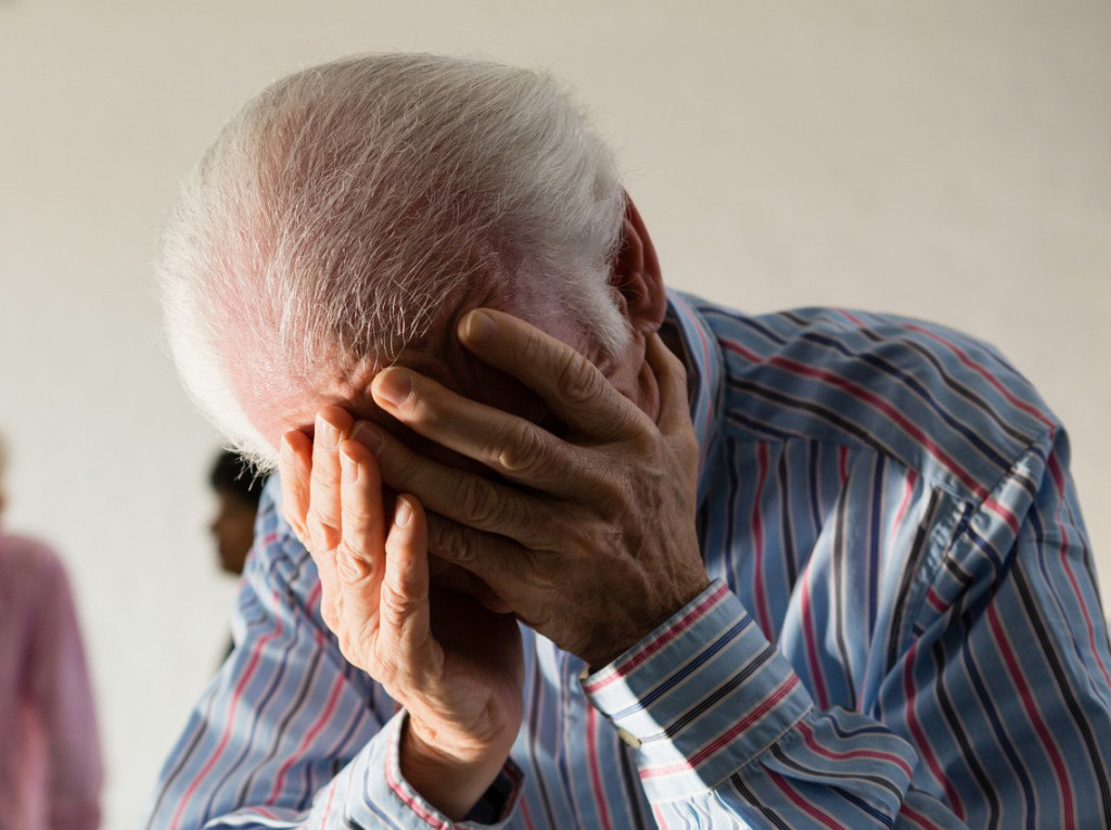 Deda iz Trebinja obljubio decu?