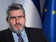 Nemanja Starović sa delegacijom Evropskog parlamenta, delegacija imala priliku da vidi izložbu o žrtvama „Oluje“