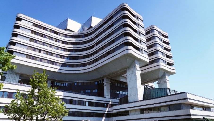 SEKAO DRVA, PA OSTAO BEZ PRSTA: Hirurzi na VMA satima vodili bitku