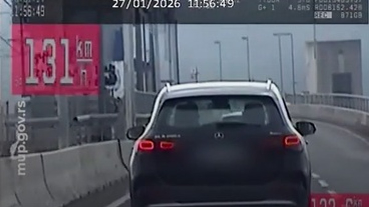 Devojka divljala mercedesom Mostom na Adi: Motociklista vozio skoro 200 na sat