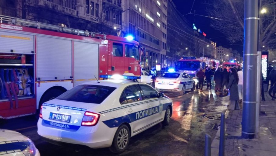 POGLEDAJTE – PRVI SNIMCI SA TERAZIJA: Vatrogasci gase požar u centru Beograda (VIDEO/FOTO)