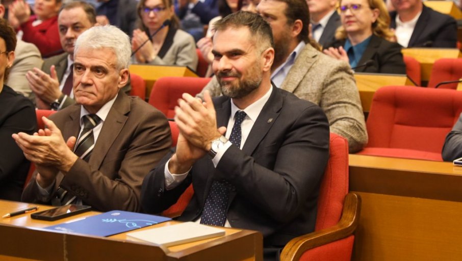 NOVI SAD ODAJE PRIZNANJE MLADOM ŠAHISTI Leonid zaslužio gradsku nagradu