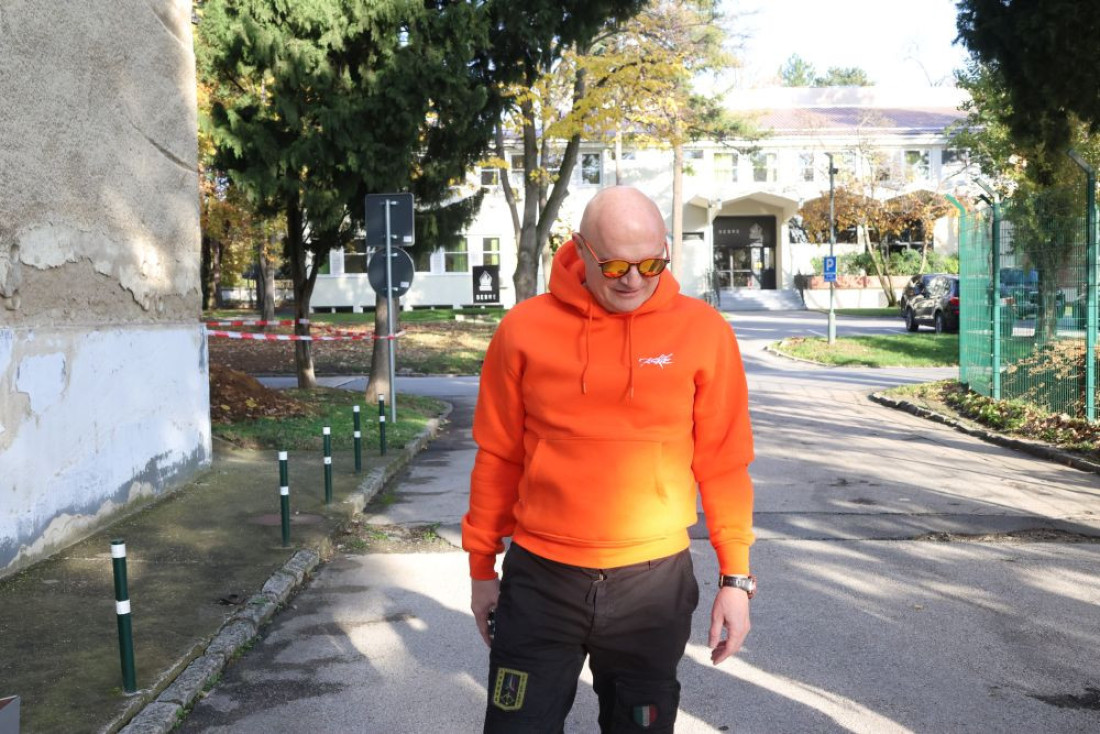 Mili se čuo sa Anom Bekutom