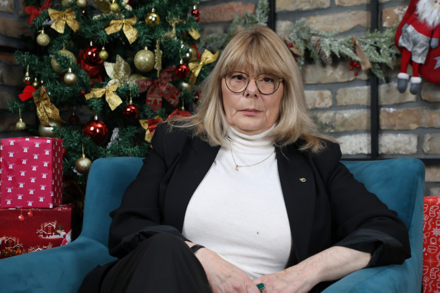 Ovo je pravi razlog zašto se on pali pred crkvom (VIDEO)