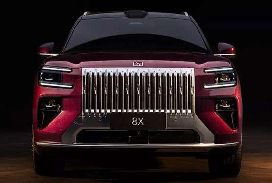 Zeekr 8X: Hiperautomobil u odijelu Rolls Roycea
