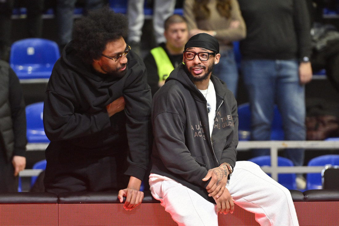 Karlik Džons otkrio kada se vraća na parket