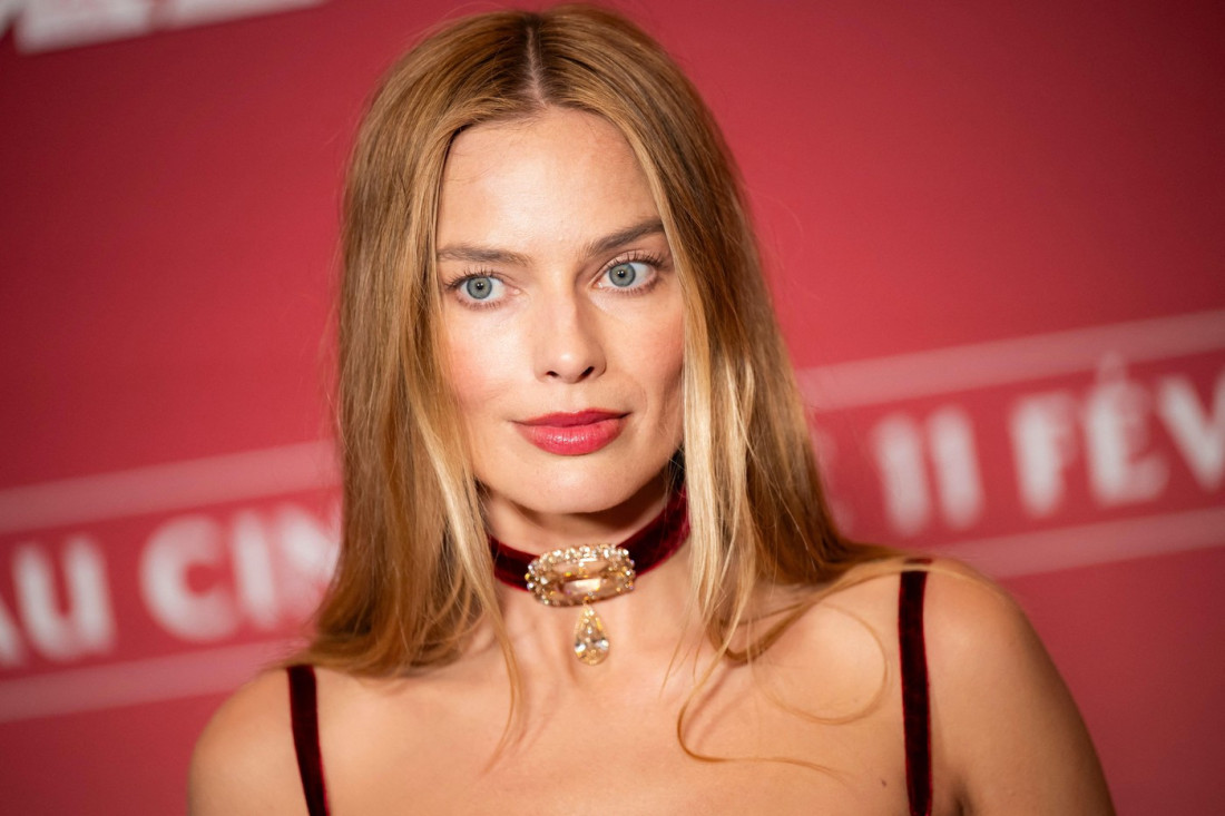 Margo Robi u balskoj Šanel haljini