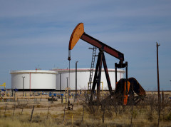 Cene nafte pale pa skočile na oko 90 dolara dok se čeka smirivanje na Bliskom istoku