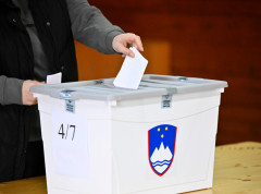 U Sloveniji otvorena birališta na parlamentarnim izborima