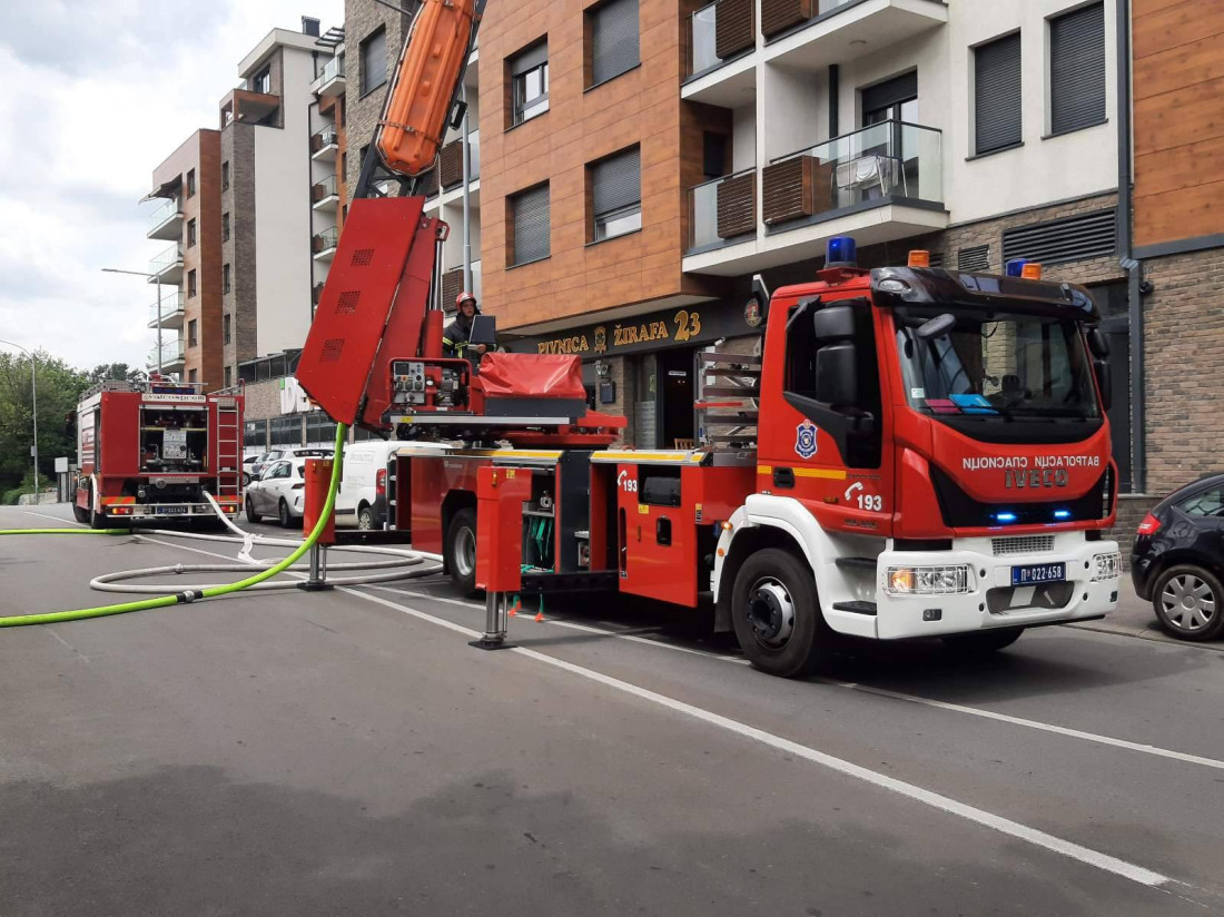 Izbio požar u vrtiću na Banovom brdu! Vatrogasci odmah stigli na teren