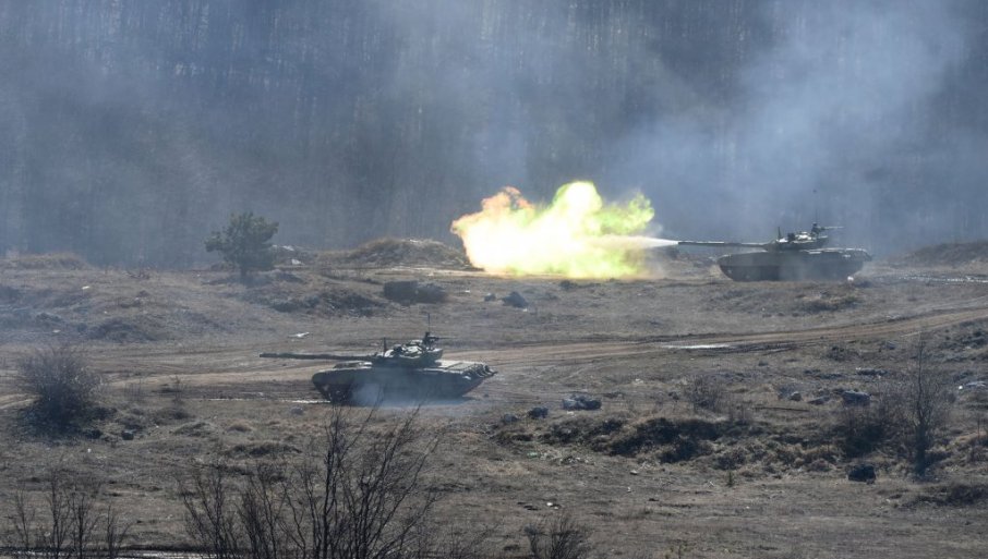 POGLEDAJTE – SRPSKI OKLOP I DRONOVI U NAPADU: Treća brigada KoV na manevrima (VIDEO/FOTO)