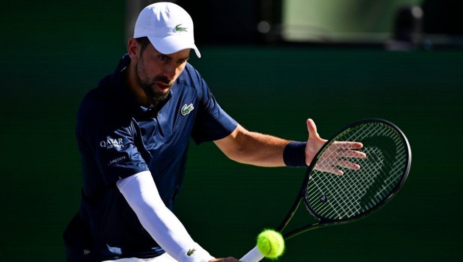 Manekenski prošetala, Evo šta je uradio Nole! (VIDEO)