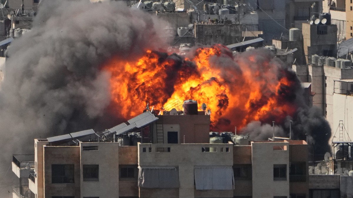 (Uživo) Iran upravo sprovodi brutalnu osvetu, Tramp hitno zvao Netanjahua: Bibi, to ne sme!