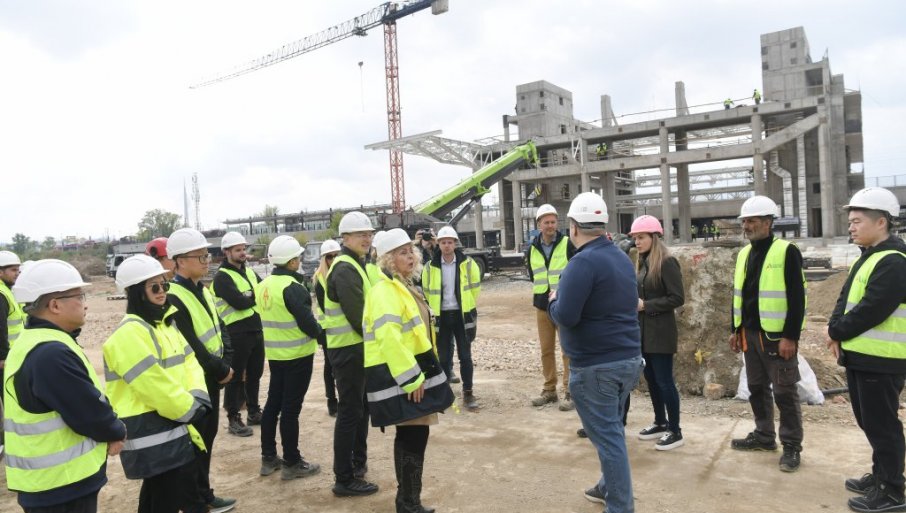 „NAPREDUJU RADOVI NA KOMPLEKSU ŽELEZNIČKE STANICE NOVI BEOGRAD“ Sofronijević: Nastavljamo da gradimo Srbiju