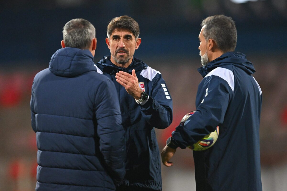 Oglasio se Veljko Paunović