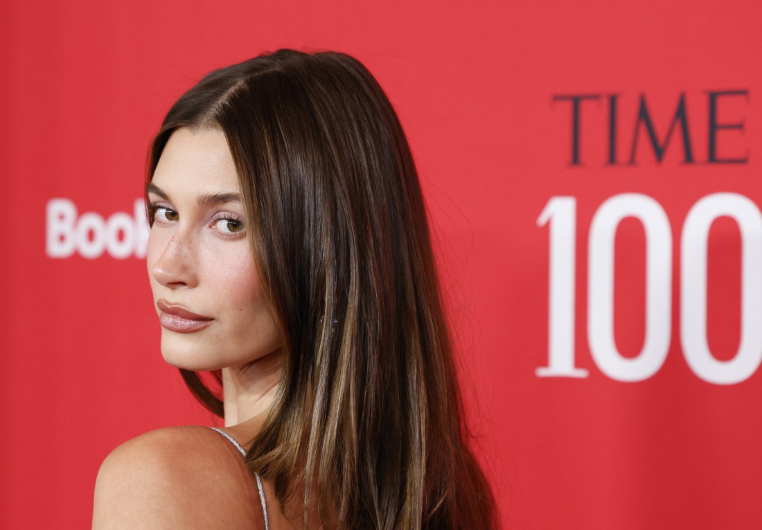 Hejli Biber na TIME 100 gala večeri u lavanda haljini