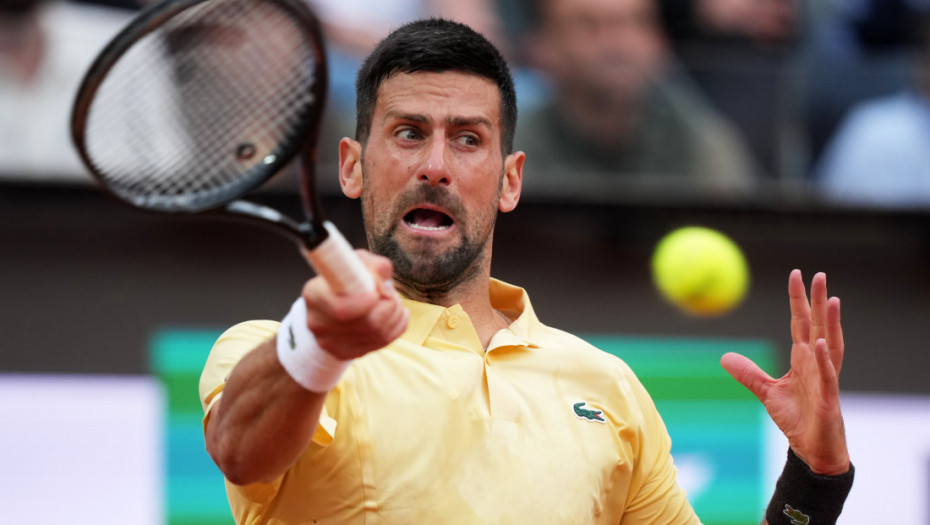 Novak zatrpan čestitkama na Rolan Garosu