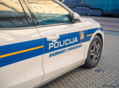 Policija suzavcem razdvajala navijače Dinama i Rijeke