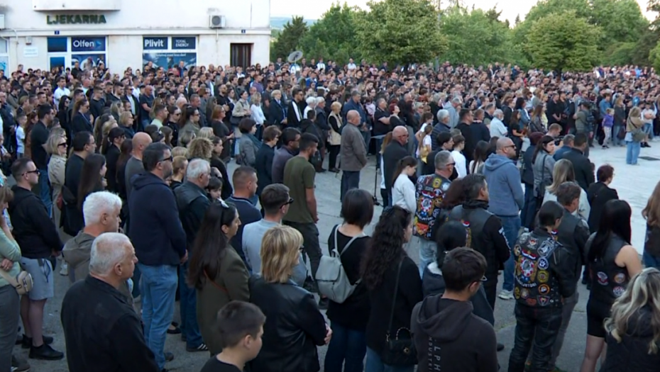 Protest u Drnišu zbog ubistva Luke Milovca (19) u Drnišu