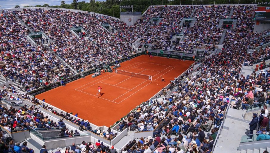 TENIS OVO NE PAMTI! Pas dobio akreditaciju za Rolan Garos i to čiji